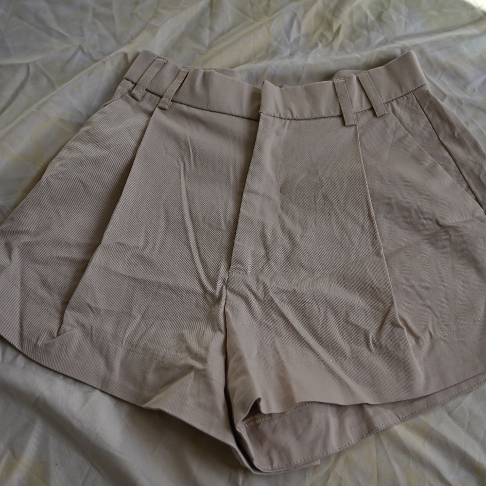 Zara Neutral Beige Tailored Shorts • Size XS • Minimalist Chic
